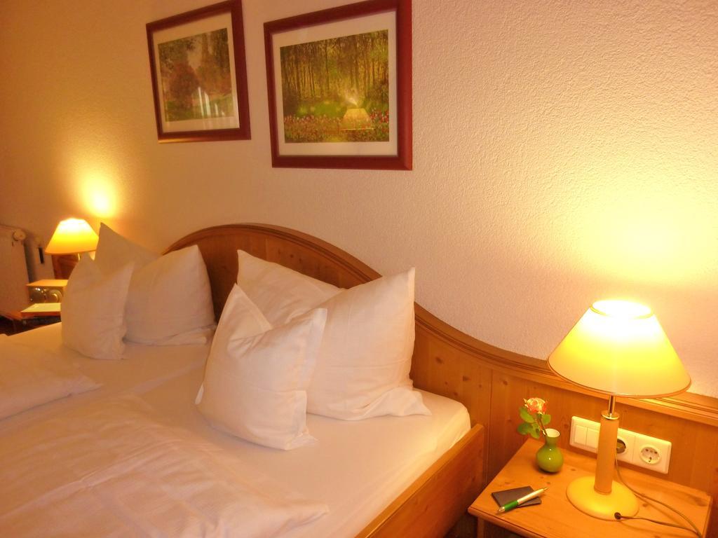Landhaus Mueritzgarten Hotel Garni Röbel Pokoj fotografie